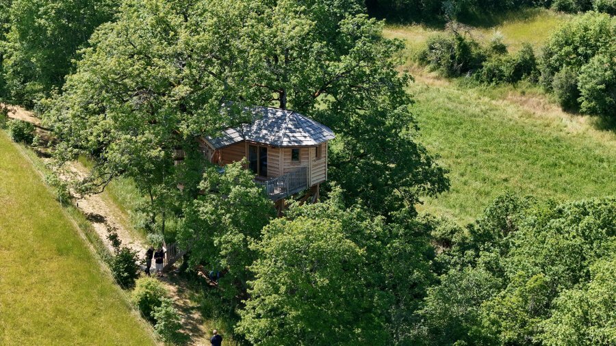 LA CABANE DES NIDS EN PERIGORD