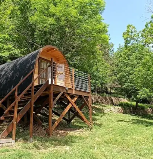 CABANE EN BOIS