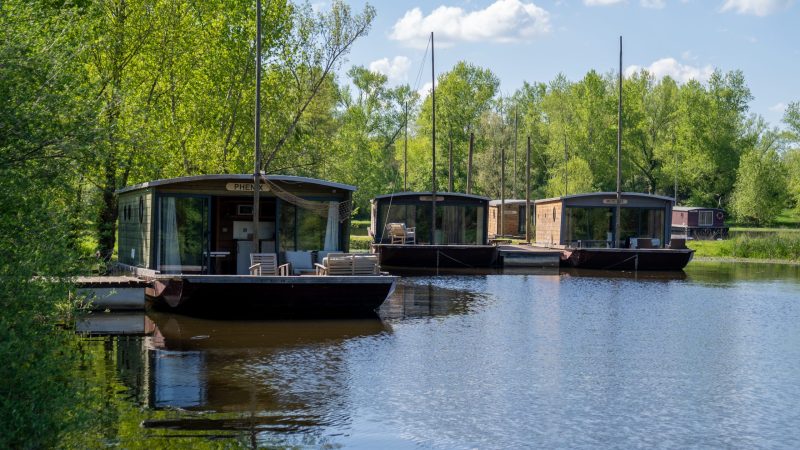 Toue Caban�e, bateau insolite sur l�eau