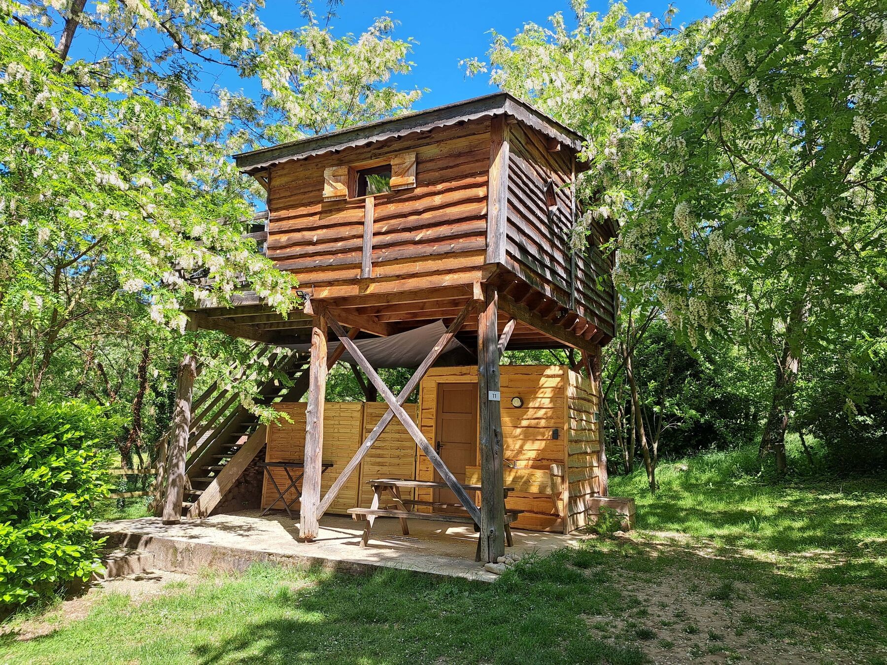 Cabane perch�e avec spa privatif