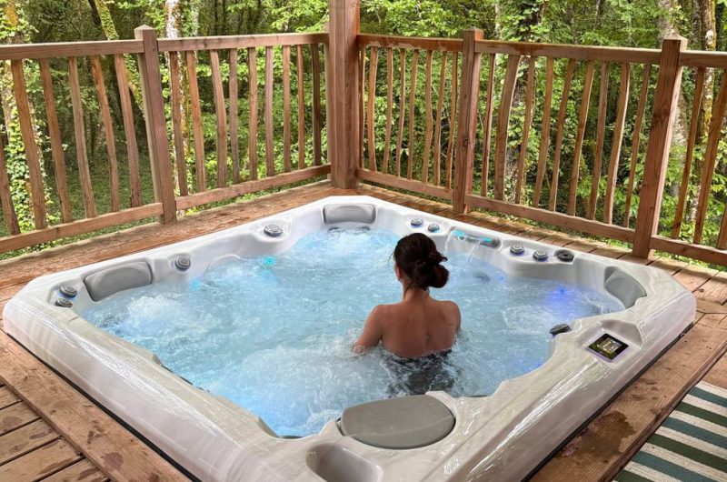 Lodge K�li perch� avec spa et piscine privatifs