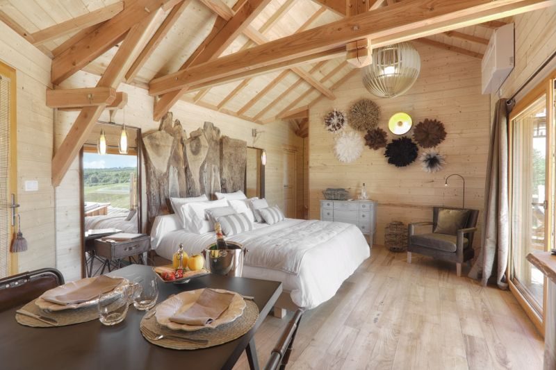 La Cabane du Grand Ch�ne, cabane sur pilotis avec spa privatif