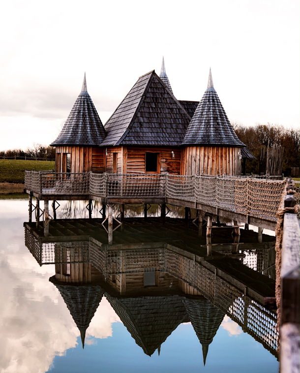 Ch�teau Jumilhac, cabane sur pilotis avec spa et sauna privatifs