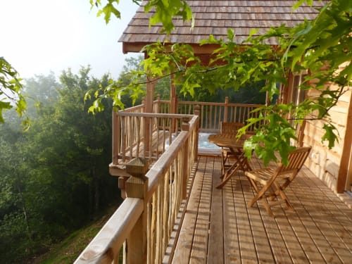Cabane-spa des Figuiers, cabane perch�e avec spa privatif