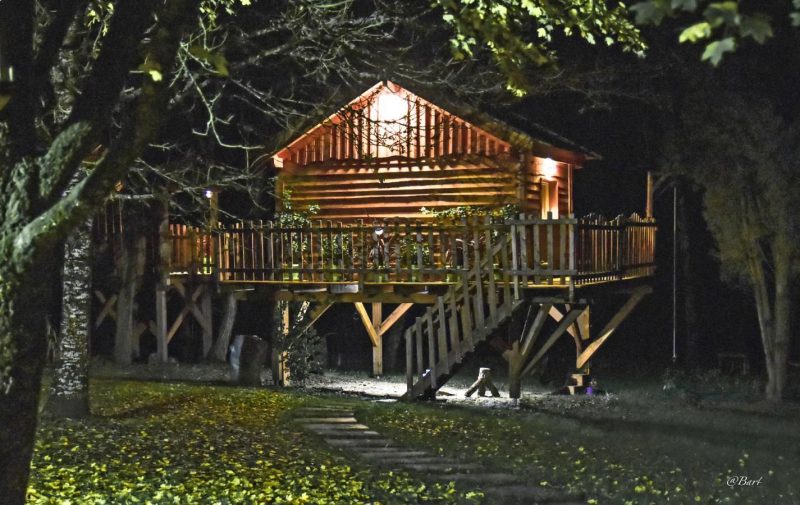 P�cheur de lune, cabane perch�e avec spa privatif