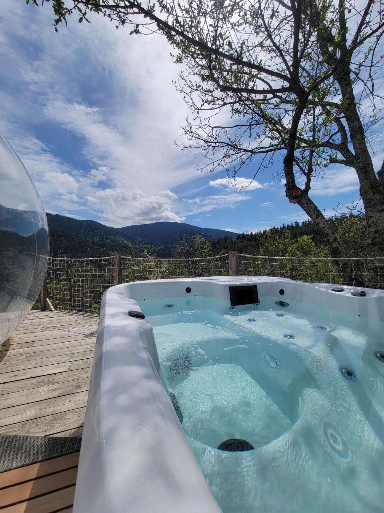 La Bulle d�Ard�che avec jacuzzi privatif