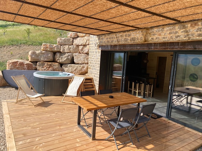 Le Tarn, g�te troglodyte avec jacuzzi privatif