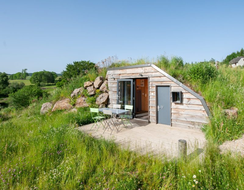 Lodges insolites Collin�a, maisons de Hobbit semi-enterr�es