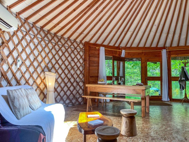 La Contemporaine, yourte familiale dans le Cantal