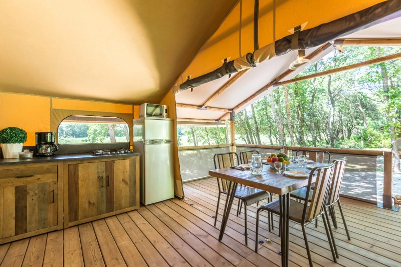 Bungalodges Kenya � tentes lodges sur l��le de R�