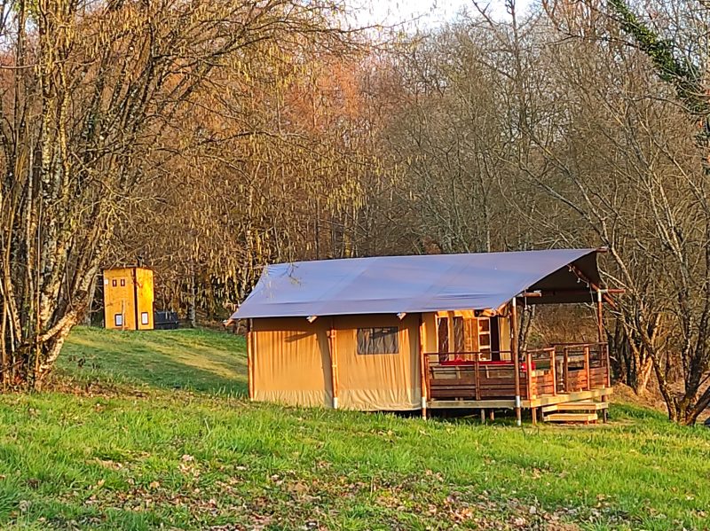 La Toile du Berger, tente safari en Corr�ze