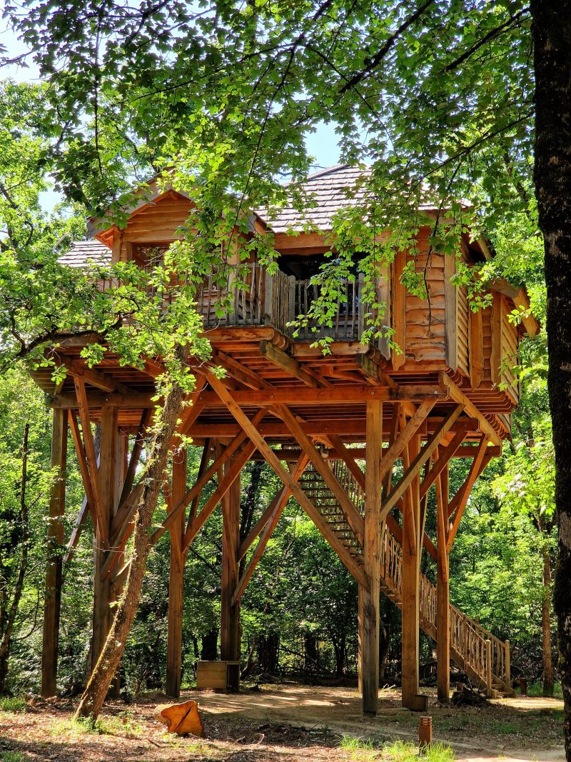 Cabane Vintage perch�e avec spa privatif