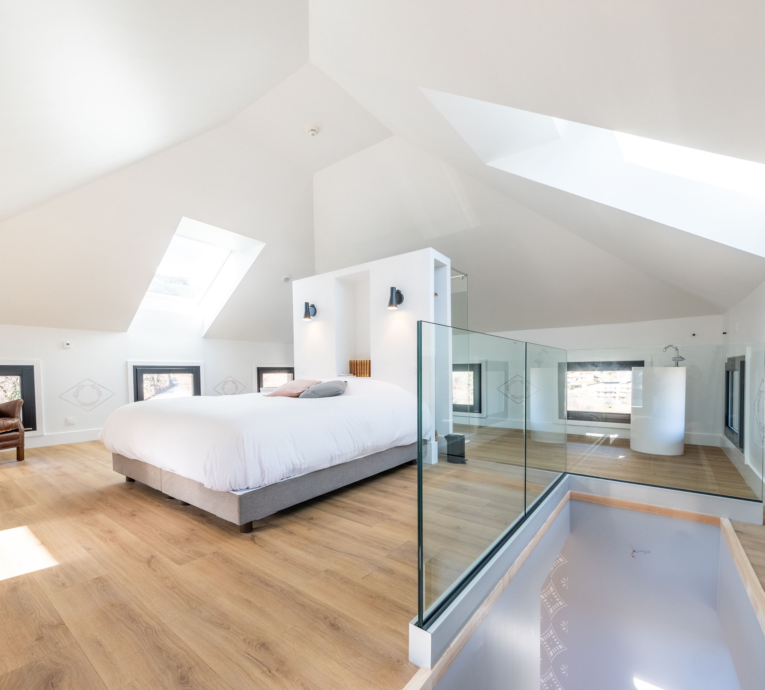 Le Perchoir, nid perch� dans une tour m�di�vale