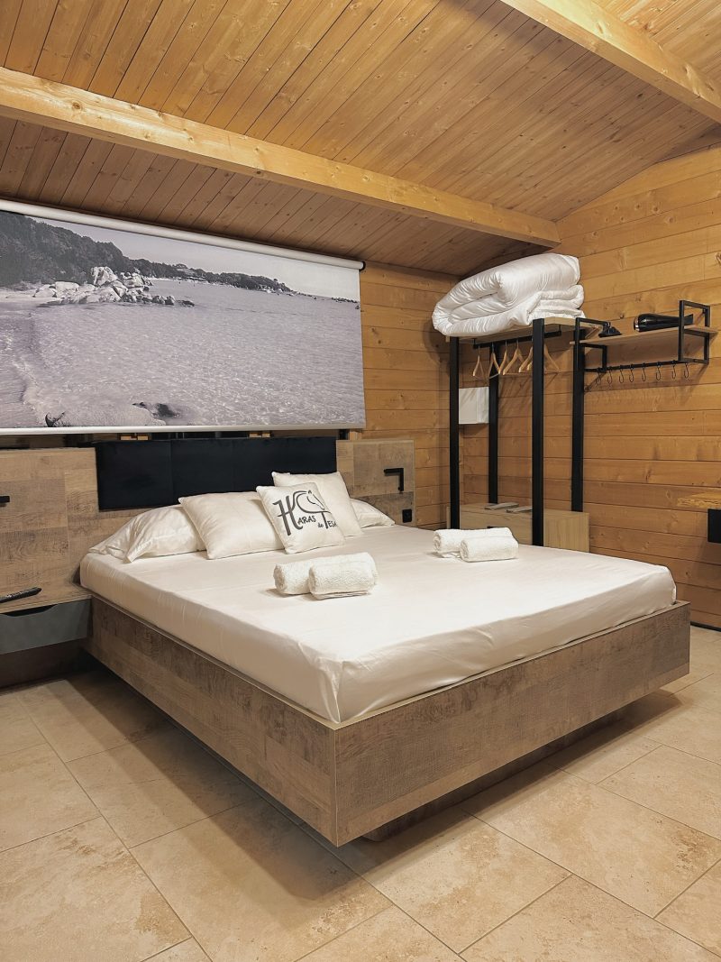 Les Chalets de Tesa 1, chalet face aux poneys