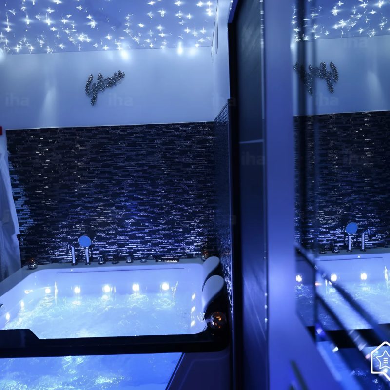 Design Experience, love room avec spa privatif � Dijon