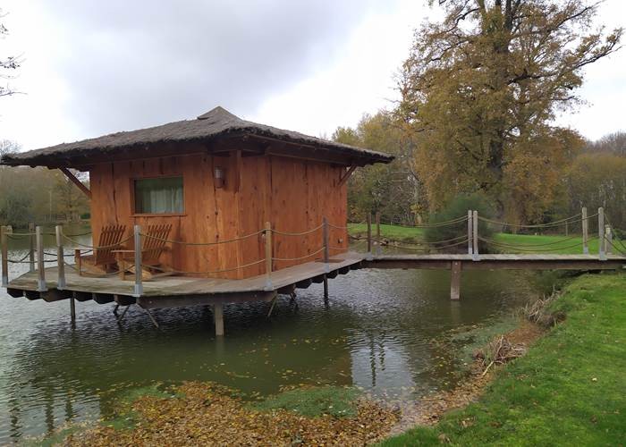 Cabane des Tourtereaux sur l�eau