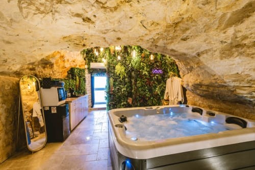 La Grotte Fleurie � Maison troglodyte 5 �toiles avec spa privatif