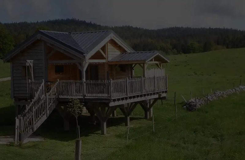 La Cabane des Combes, cabane perch�e avec spa privatif