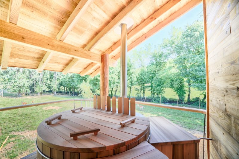 Cabane Spa des Daims avec bain nordique