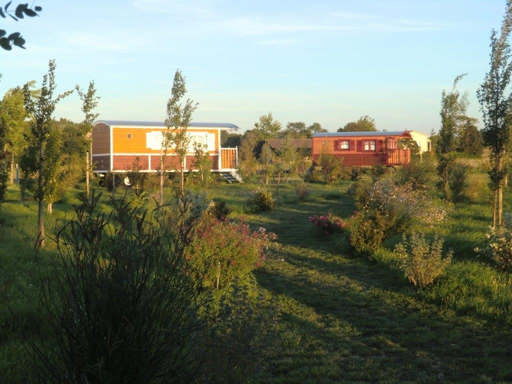 Les Roulottes de la Ferme de l�Autruche � roulottes-g�tes