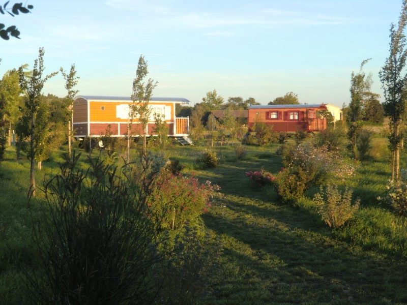 Les Roulottes de la Ferme de l�Autruche � roulottes-g�tes