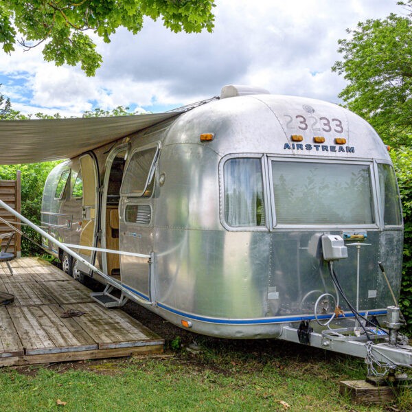 Caravane Airstream avec spa privatif