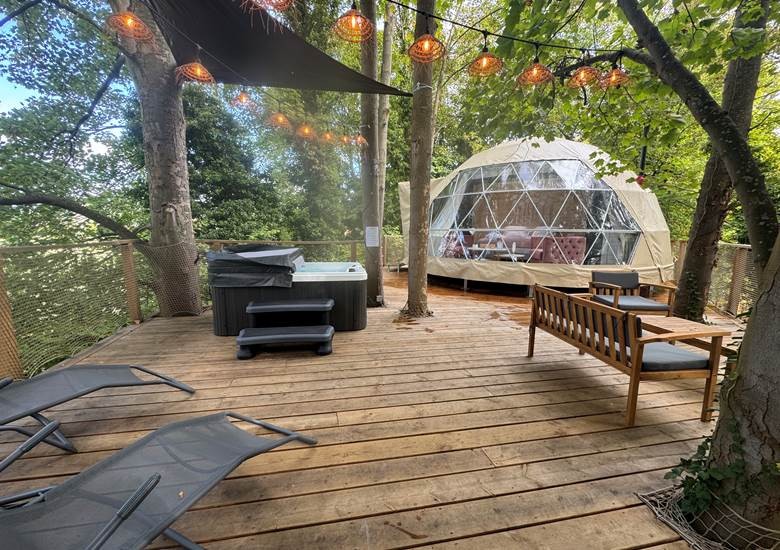 D�me perch� �toile Filante avec jacuzzi privatif