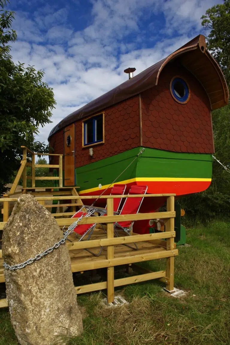 Kastel Vras, bateau-g�te insolite