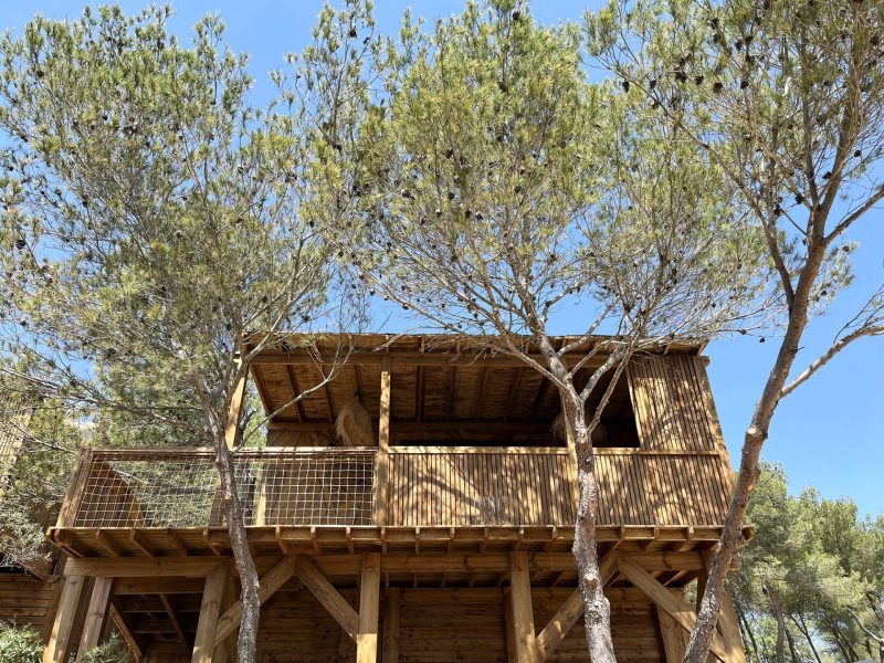 Cabane Jacuzzi sur pilotis avec spa privatif